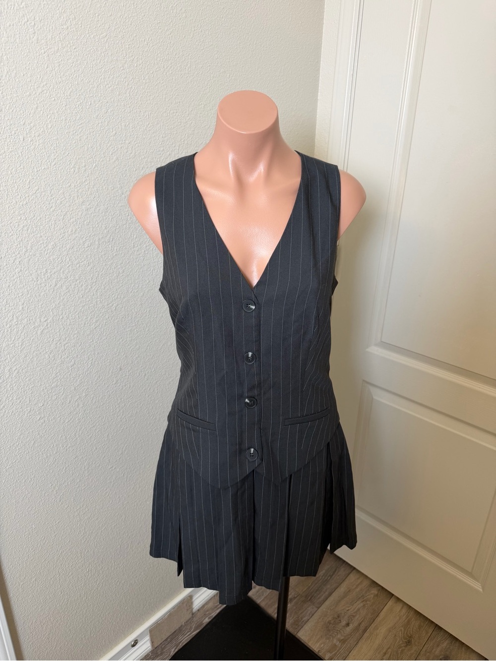 NWT Sincerly Jules Pinstripe Button Front Vest Dress Gray Pinstripes Sz M